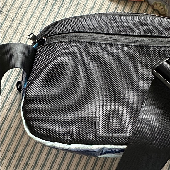 Rare form blue and purple crossbody small purse - Picture 4 of 5